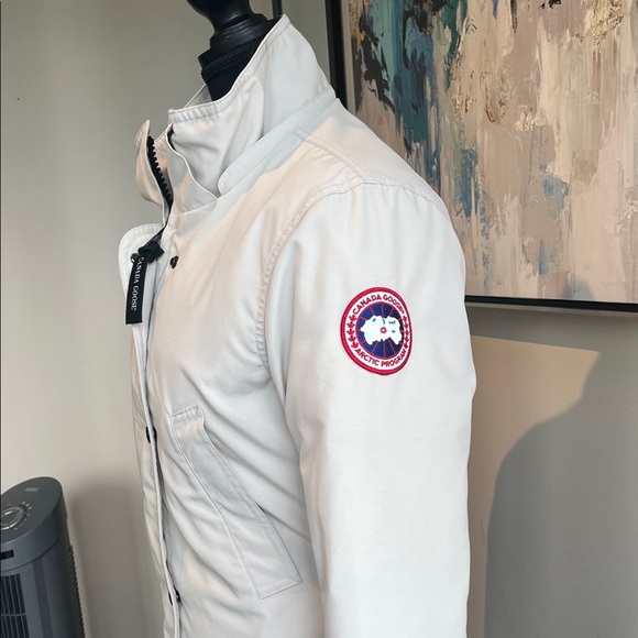 Canada Goose Women’s Trillium Puffer Parker Coat. 2XS - Picture 3 of 10